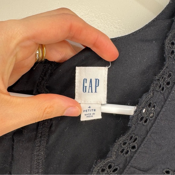 GAP Eyelet Embroidered Midi Dress Petite Size 4 - Picture 5 of 11